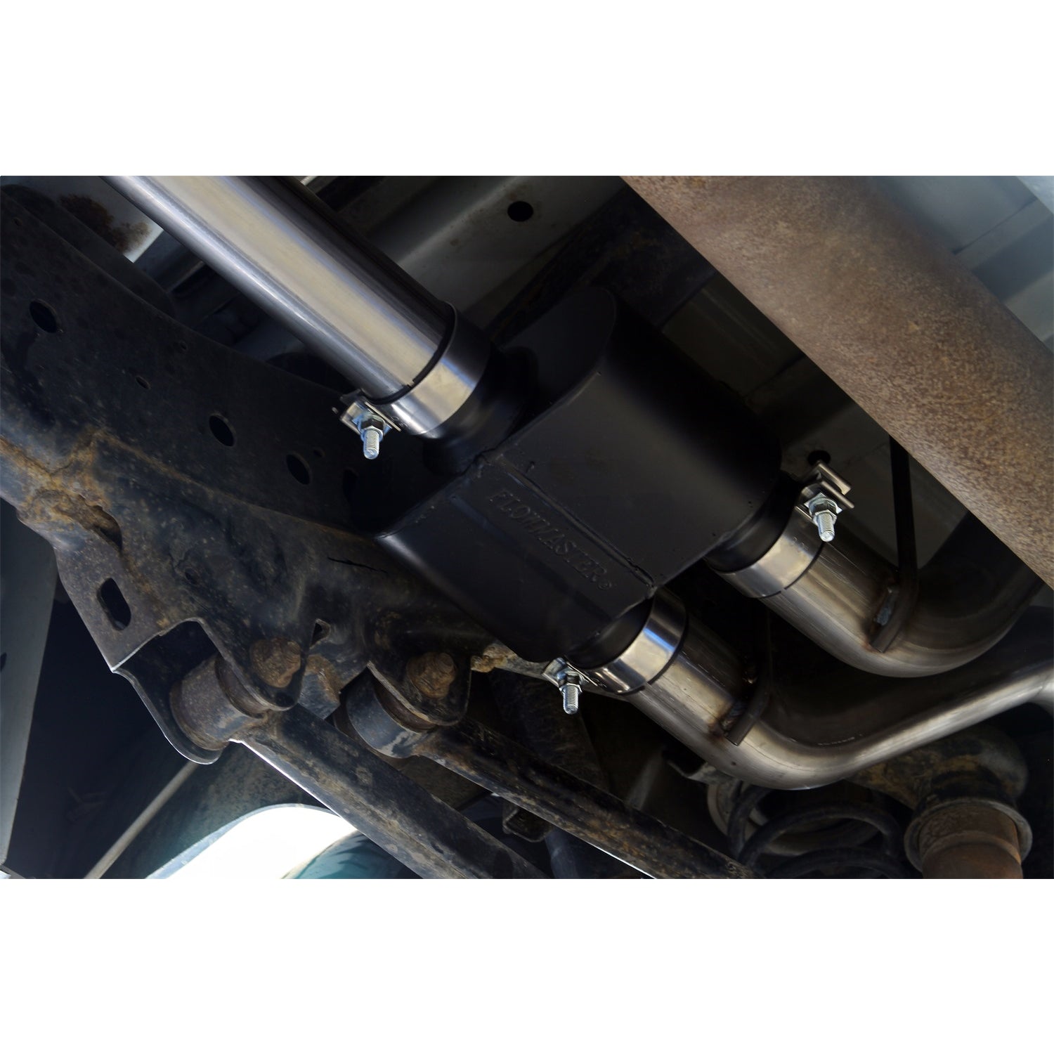 Flowmaster Outlaw Cat-Back Exhaust System - 3 in Tailpipe - 4 in Tips - Black / Natural - Dodge Ram Fullsize Truck 2009-21
