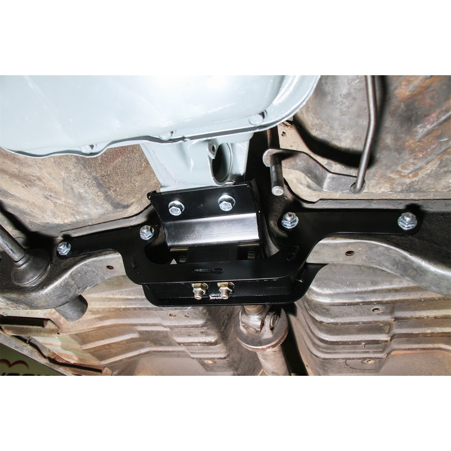 Hooker Blackheart Transmission Crossmember - Bolt-On