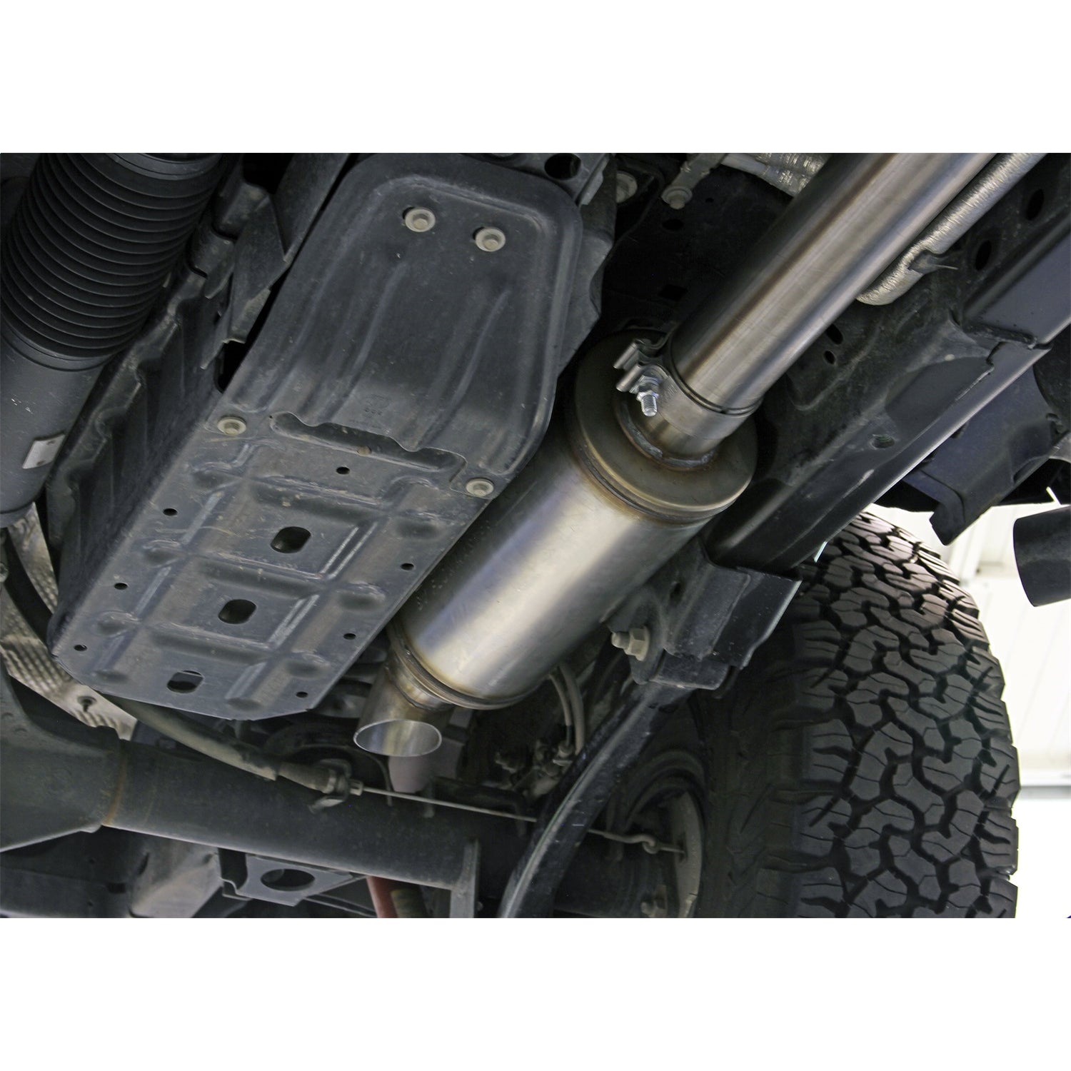 Flowmaster FlowFX Cat-Back Exhaust System - 3 in Diameter - 3 in Tip - Jeep Wrangler 2018-21