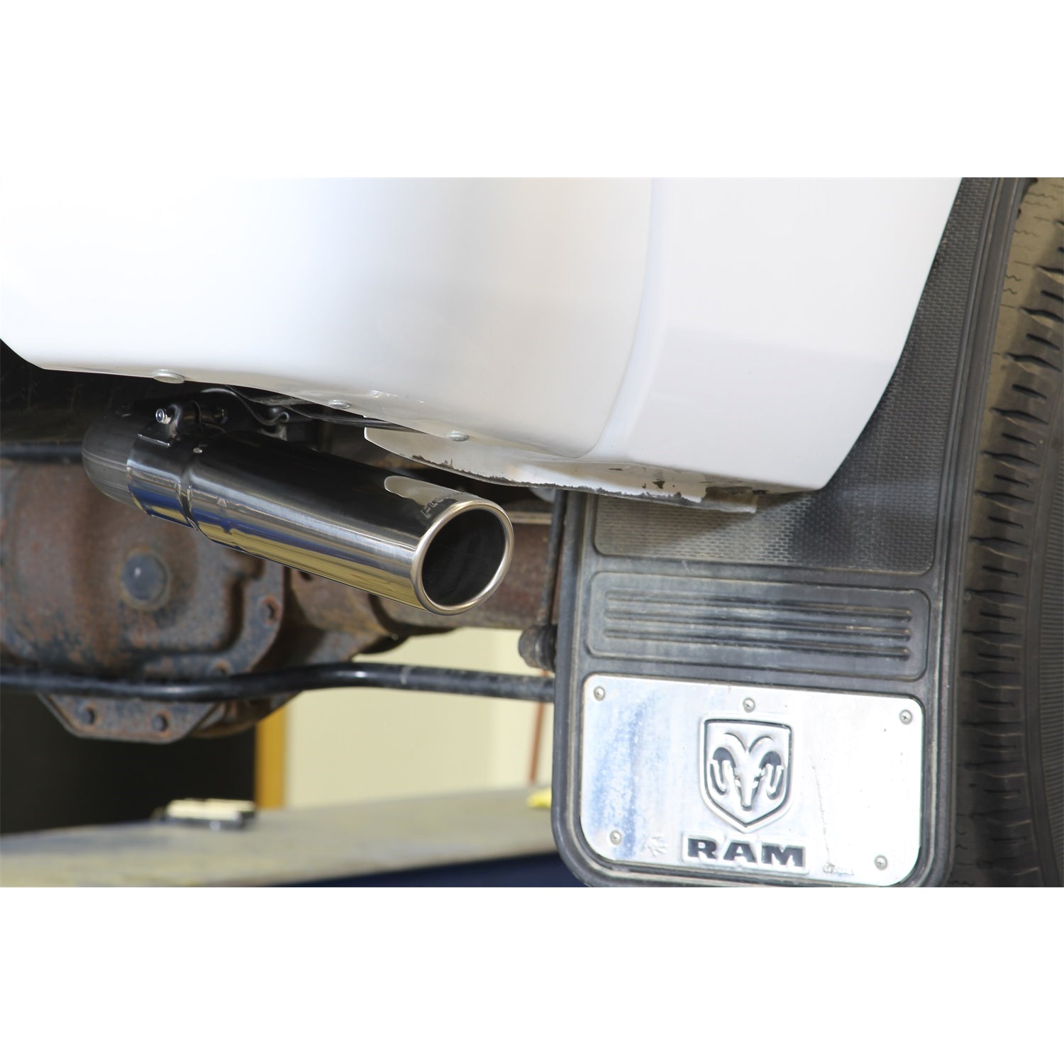 Flowmaster American Thunder Exhaust System Cat Back 2-1/2" Tailpipe 3" Tips - Steel