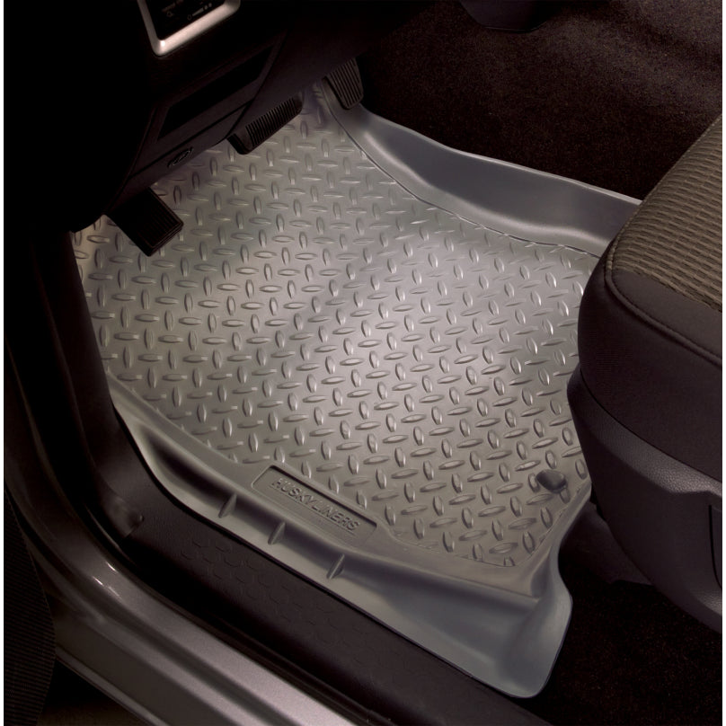 Husky Liners Classic Style 2nd Row Floor Liner - Black - Extended Cab - GM C/K Series 1988-2000