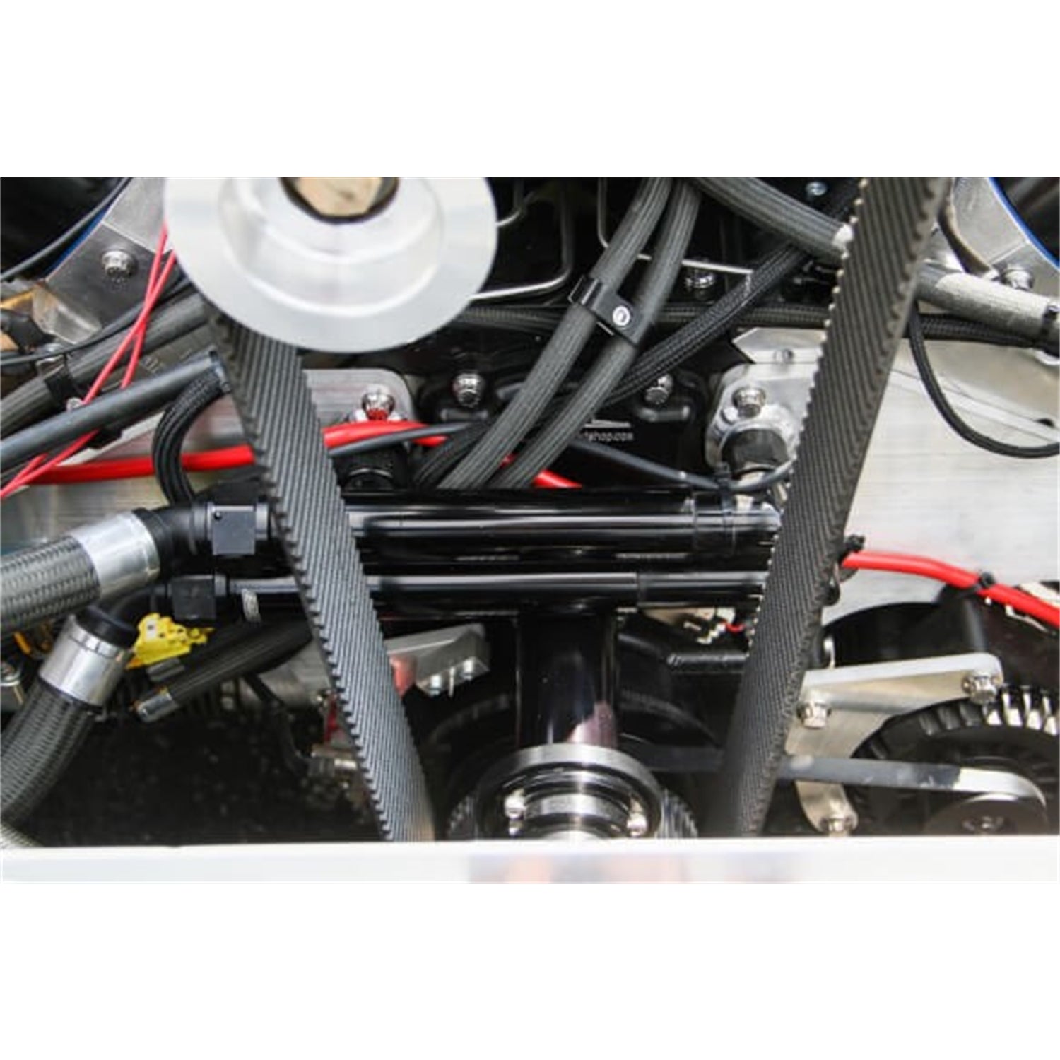 Earl's Water Pump Plumbing Kit - 12 AN Female Adapter Fittings - 12 AN Ports - 16 AN Male Inlet and Outlet - Black