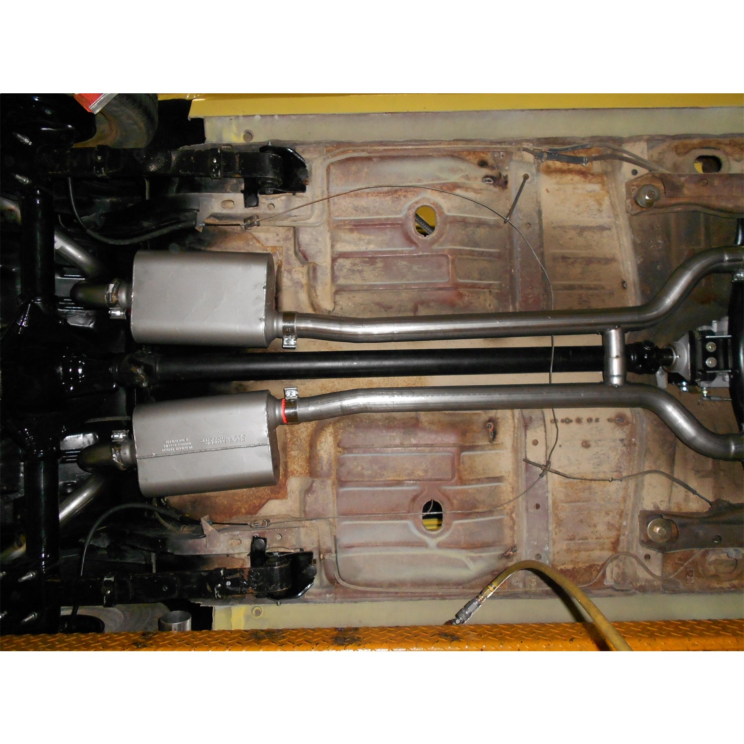 Flowmaster American Thunder Exhaust System - Header-Back - 2-1/2" Diameter - Dual Rear Exit - Stainless - Chevy V8