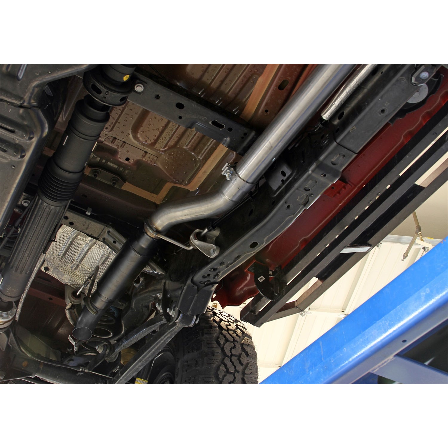 Flowmaster Outlaw Cat-Back Exhaust System - 3 in Diameter