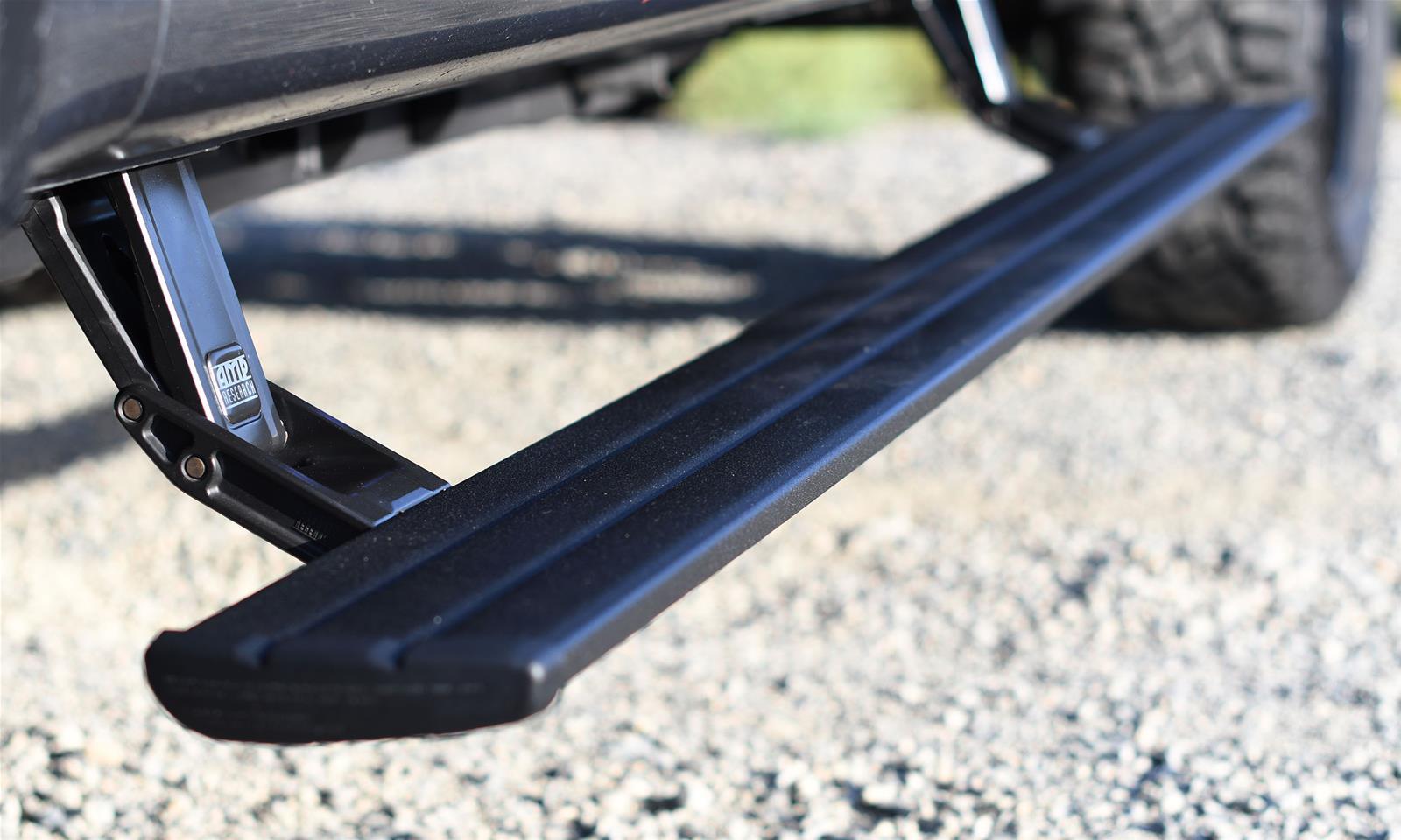 AMP Research PowerStep Smart Series Step Bars - Black - Ford Fullsize Truck 2022 Super Duty (Pair)