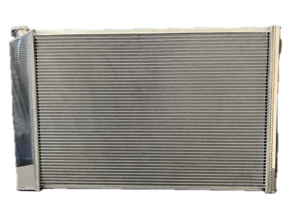 Fluidyne Aluminum Radiator - 33.1 in W x 20.5 in H x 2.5 in D - Left Side Inlet - Right Side Outlet - Polished - GM Fullsize SUV 1973-91