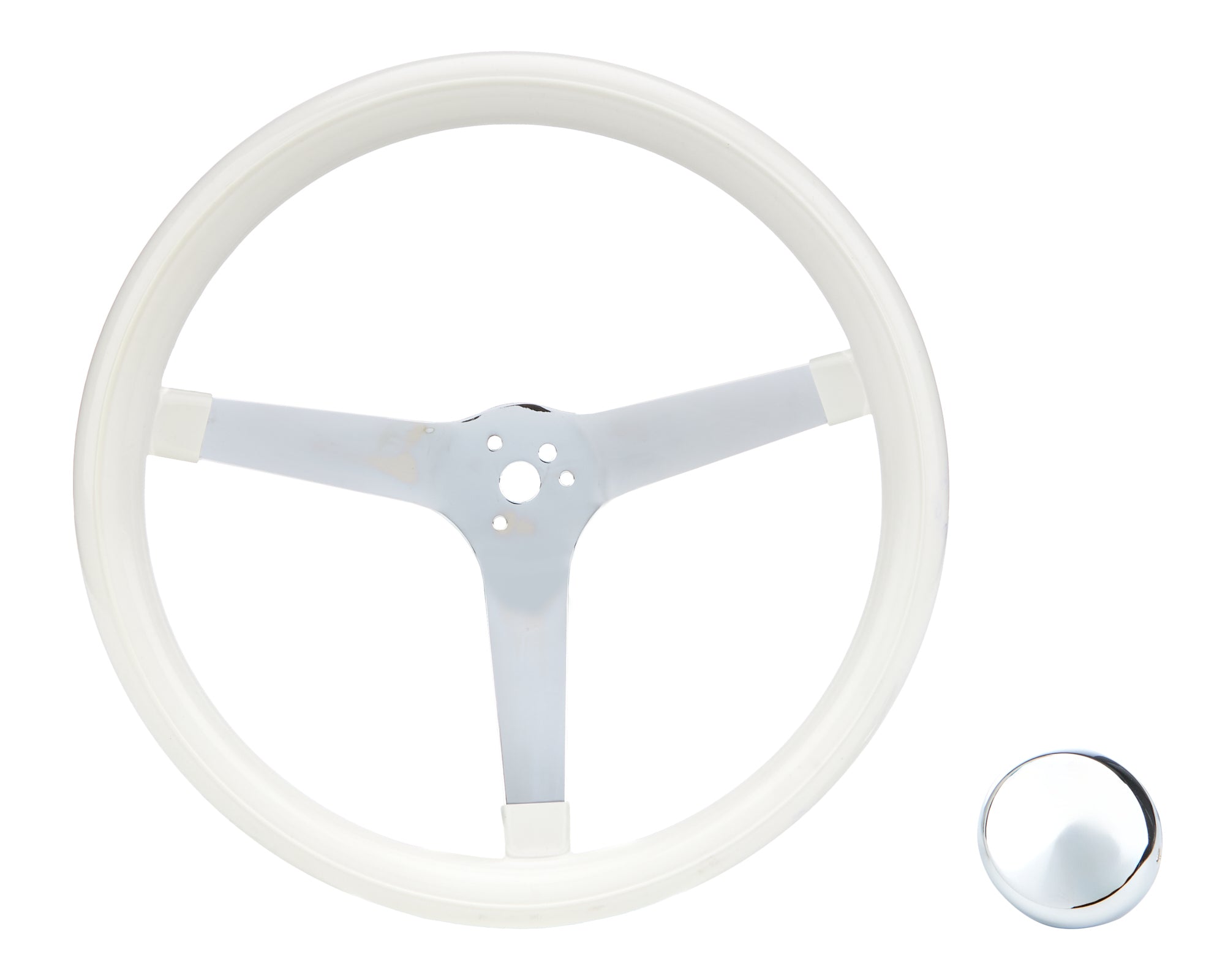 Grant Classic Series Steering Wheel 14.75 in Diameter - 3.5 in Dish - Chrome - White Foam Grip