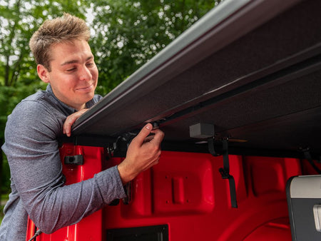 Extang Solid Fold ALX Tonneau Cover - Black - 5 ft Bed - Toyota Midsize Truck 2024