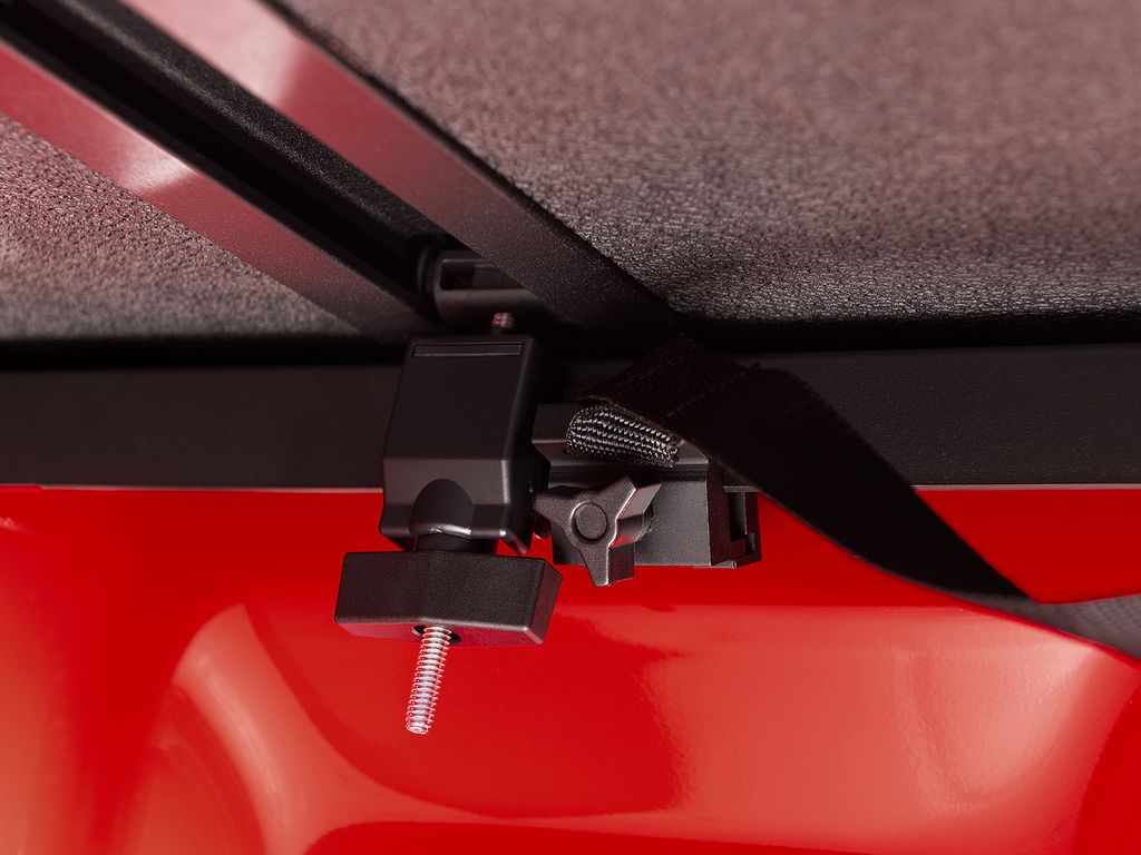 Extang Solid Fold ALX Tonneau Cover - Black - 5 ft Bed - GM Midsize Truck 2023